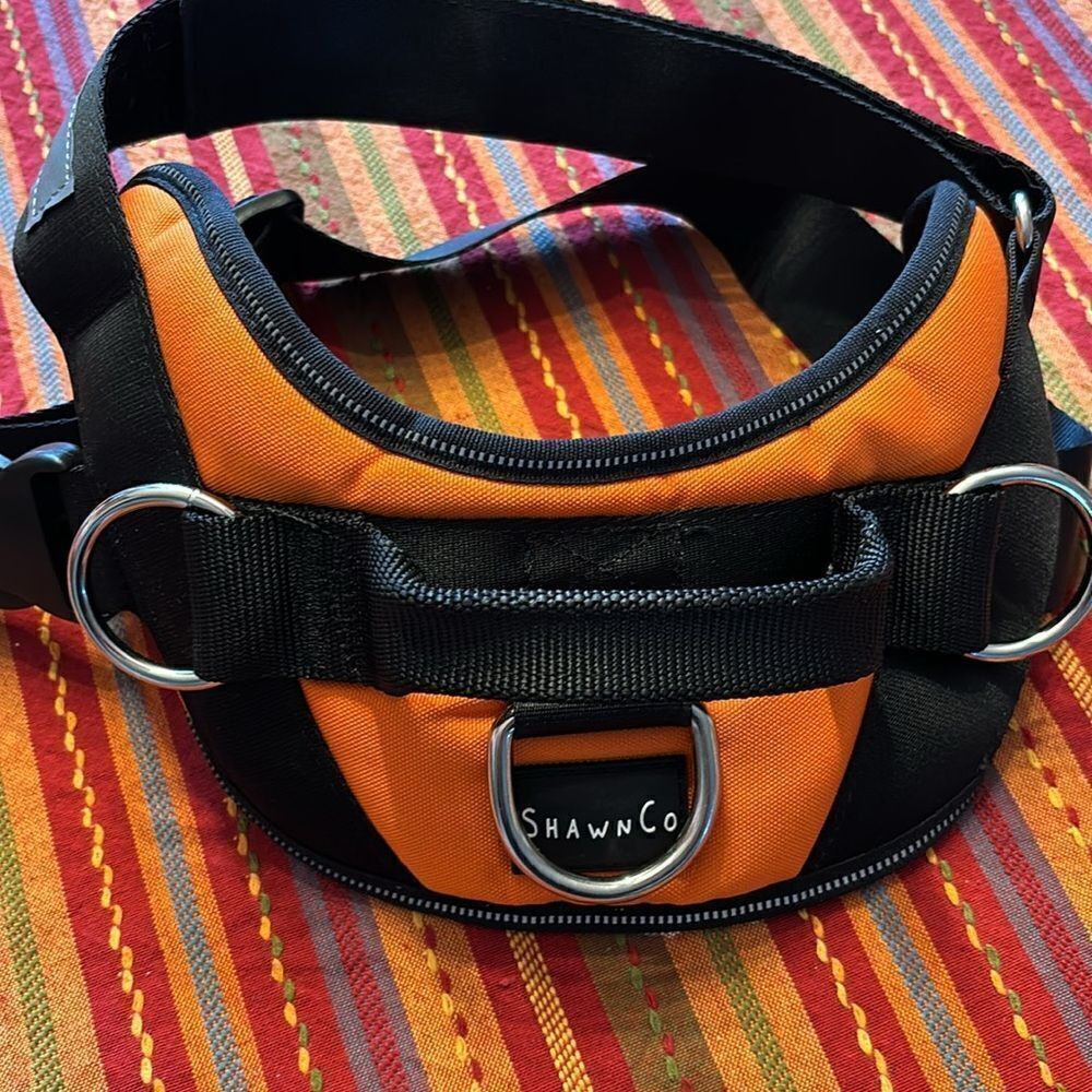 ShawnCo Essential Dog Harness, No-Pull, No Choke, Reflective, Adjustable Medium